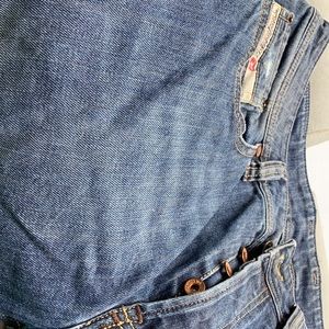 Diesel Larkee-Relaxed Comfort-Straight Jeans